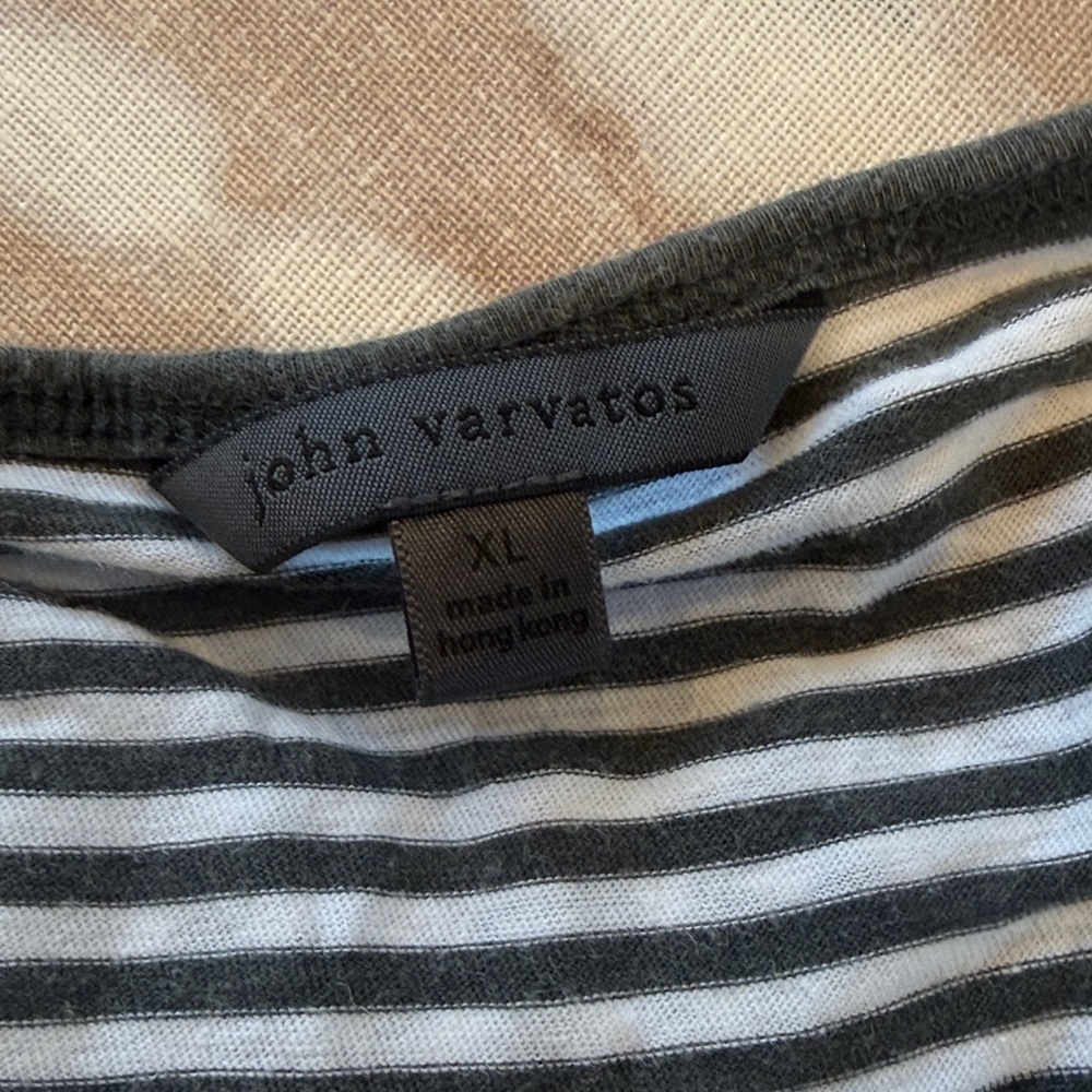 Lot of men’s Tees John Varvatos Striped Crewneck Tee in grey /White/ UH/ Yankees - Picture 3 of 6